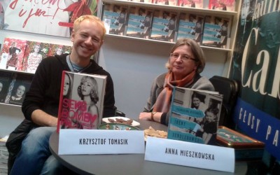 Anna Mieszkowska i Krzysztof Tomasik podczas Targów Książki we Wrocławiu